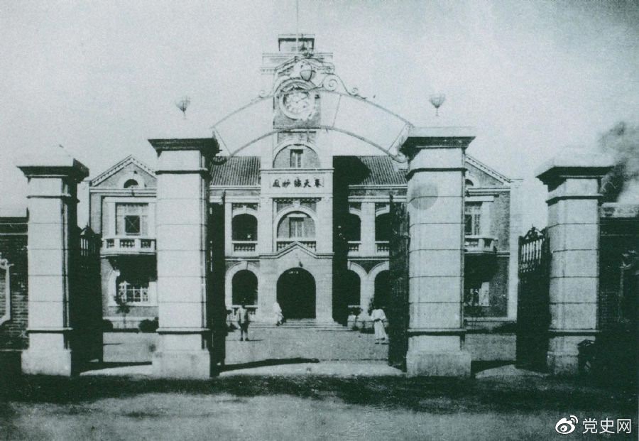 圖為中共滿洲省委舊址。1929年6月，中共中央政治局決定劉少奇任中共滿洲省委書(shū)記。7月，劉少奇到達(dá)奉天（今沈陽(yáng)）赴任。